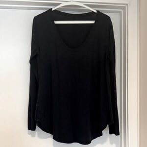 Lululemon up for downtime black top size 6 GUC